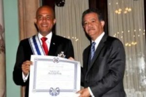 Leonel Fernández solicita la retirada de la condecoración otorgada a Michelle Martelly