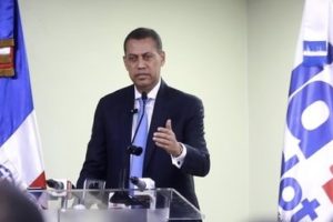 "Guido Gómez Mazara, presidente de Indotel, revela '25% de destacamentos policiales tienen acceso a Internet', promete cobertura completa."