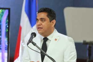 Presidente Abinader designa al alcalde de La Vega como nuevo ministro de Deportes