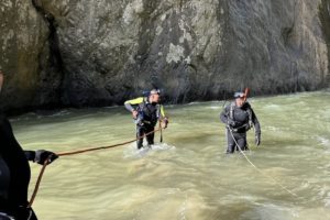 Cuerpo de Bomberos de Santo Domingo Este envía buzos para búsqueda en Jarabacoa