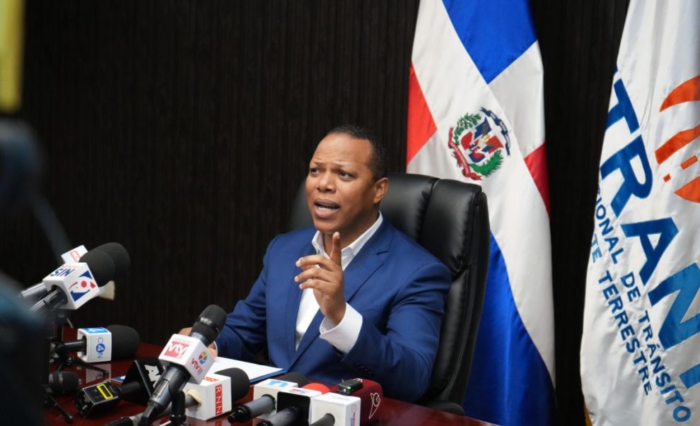 "Semáforos del Distrito Nacional Vuelven a la Normalidad: Intrant Ofrecerá Explicaciones el Lunes"