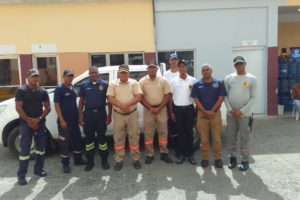Buzos del Cuerpo de Rescate de los Bomberos de Santo Domingo Este Apoyan Búsqueda de Desaparecido en Laguna Cristal