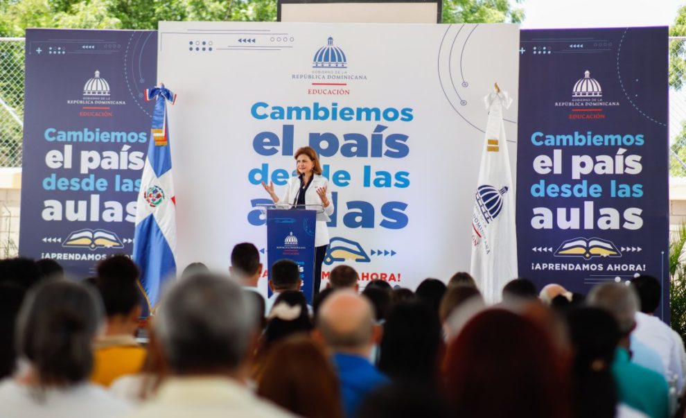 Raquel Peña: la mayoría de los docentes en el país son profesionales comprometidos