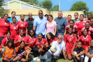 Dedican XlX Torneo de Interclubes en La Vega a Benny Metz