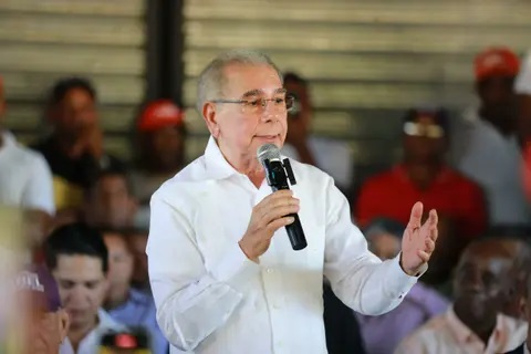 Luego de reflexionar, Danilo acepta propuesta y decide continuar como presidente del PLD