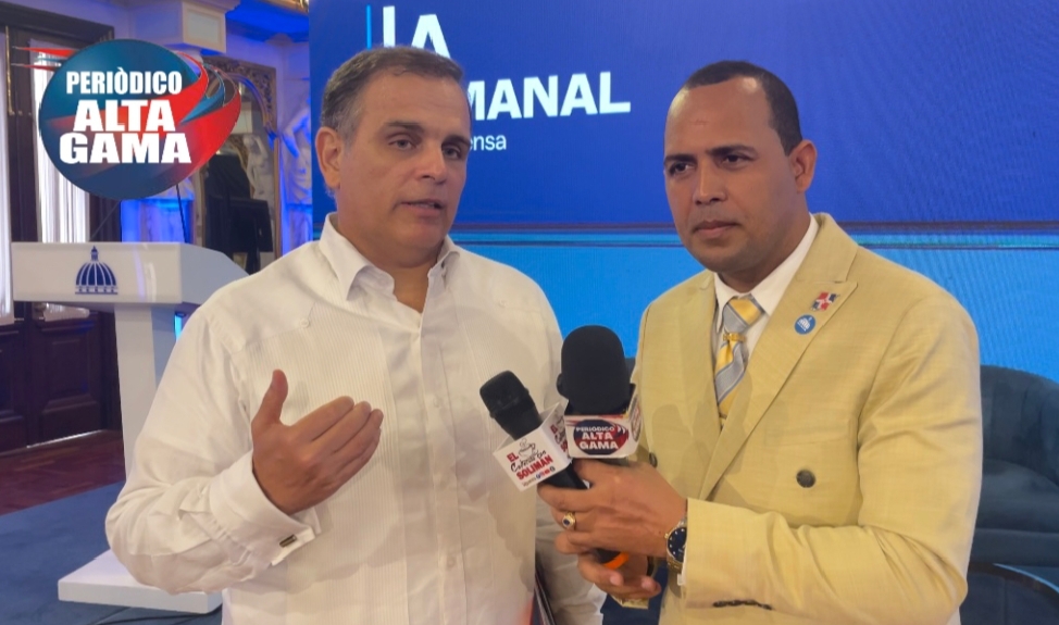 Ministro de Hacienda, Jochi Vicente anunció el congelamiento de la nómina del Estado