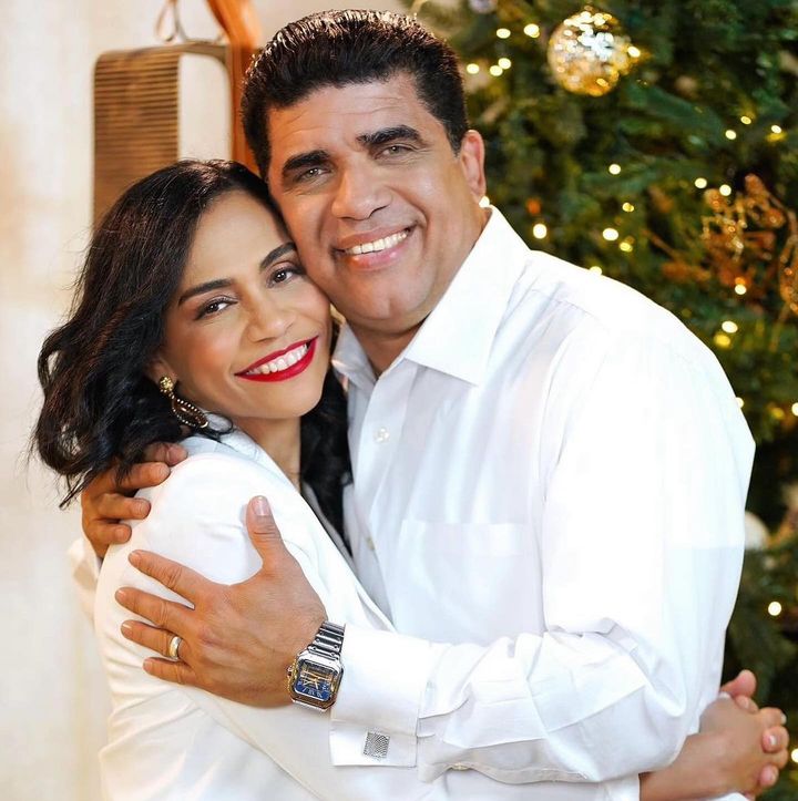 "El alcalde de Santo Domingo Este celebra el cumpleaños de su esposa, Evelyn García de Astacio, con un emotivo mensaje en redes sociales"