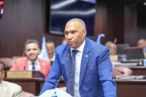 Diputado Joselito Echavarría pide incluir en presupuesto 2025 construcción de hospital general en SDE