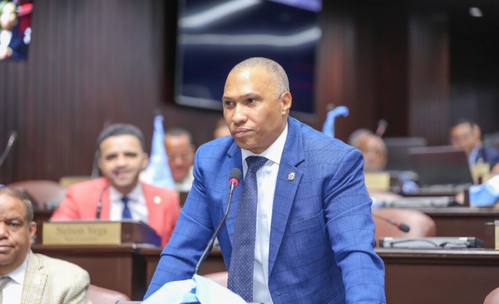 Diputado Joselito Echavarría pide incluir en presupuesto 2025 construcción de hospital general en SDE
