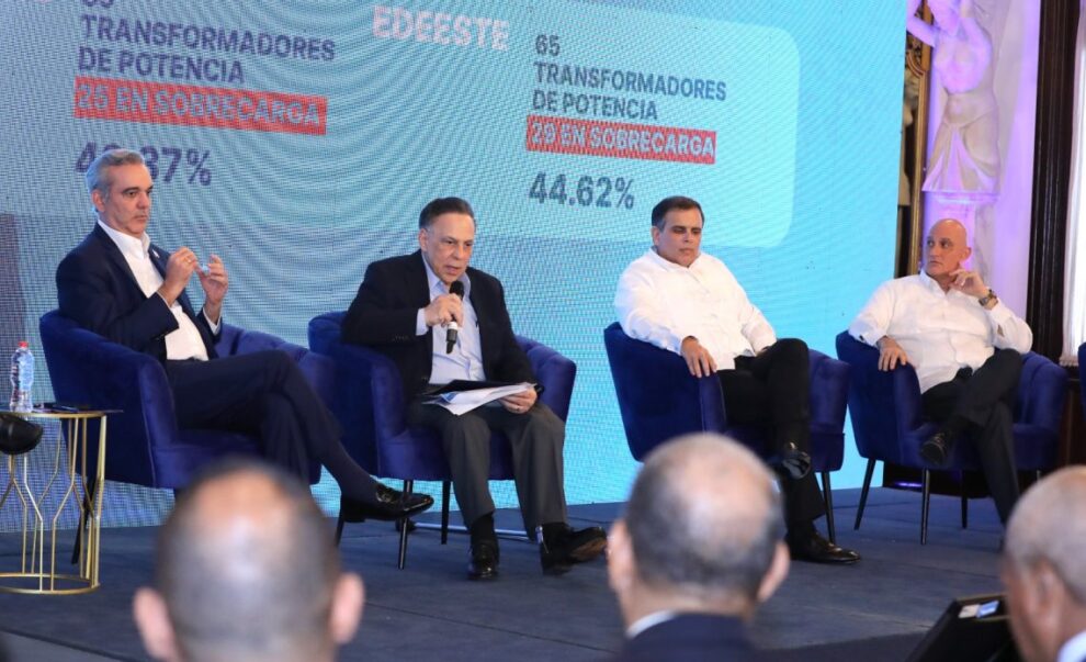 Gobierno aborda medidas específicas en sector eléctrico para reducir pérdidas