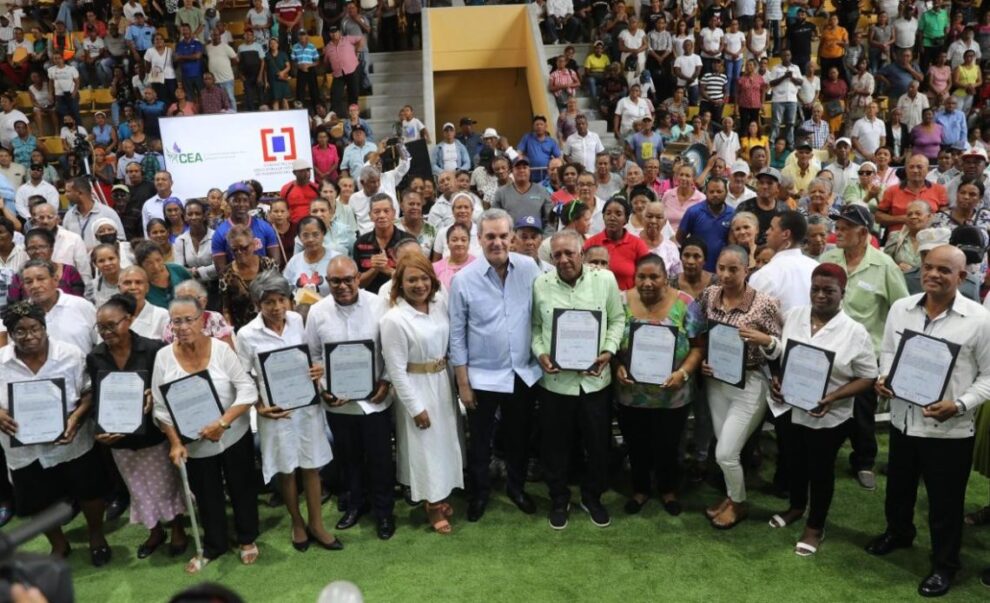 Gobierno trabaja 16 proyectos de titulación en SDE; proyecta entregar más 20 mil títulos de propiedad