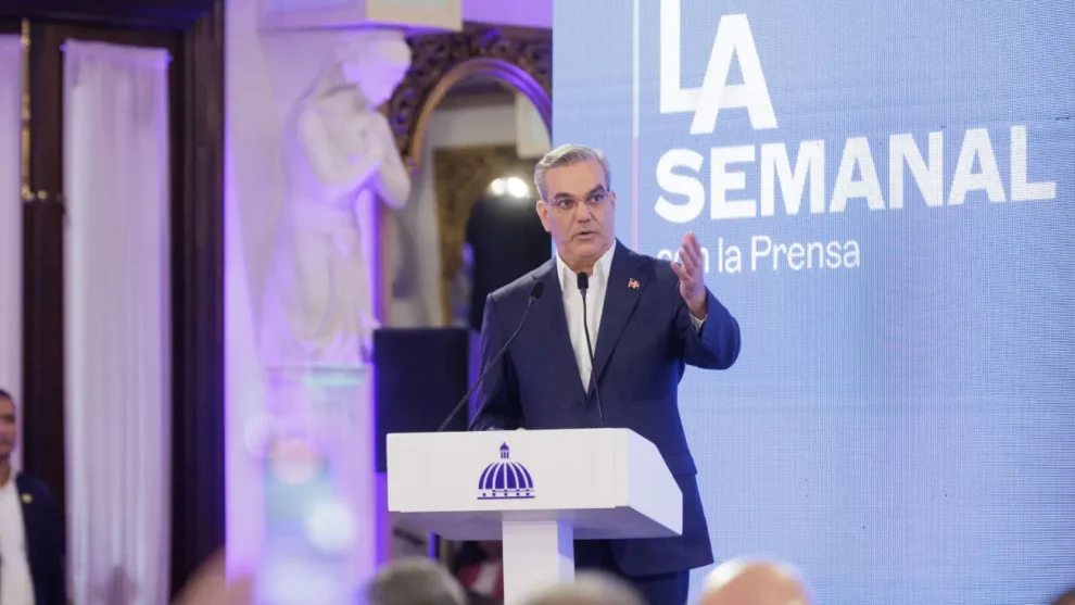 Gobierno anuncia la fusión de varios ministerios e instituciones