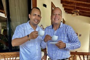 Director Distrital de Juan Adrián pide transporte escolar y cajero automático para la comunidad