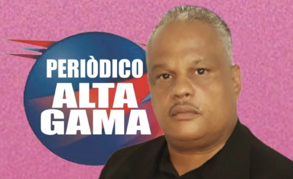 José Amador reafirma el compromiso del 'Periódico Alta Gama' en la difusión de mensajes para la prevención del cáncer de mama.