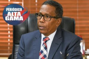 "Lamentable que el presidente tenga un enemigo de Santo Domingo Este como director de los Comedores Económicos," afirman dirigentes comunitarios.