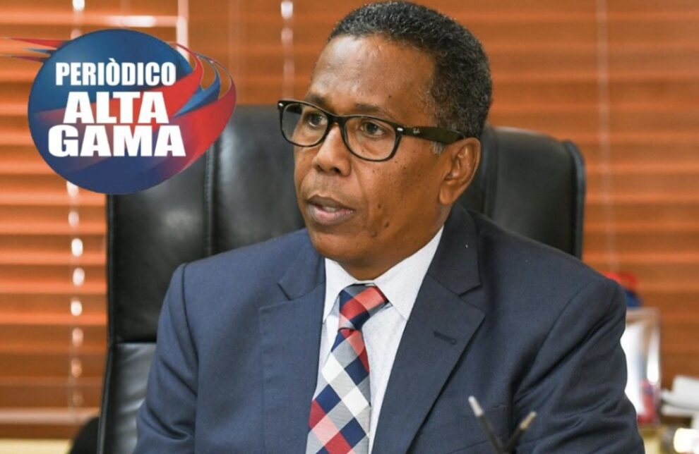 "Lamentable que el presidente tenga un enemigo de Santo Domingo Este como director de los Comedores Económicos," afirman dirigentes comunitarios.