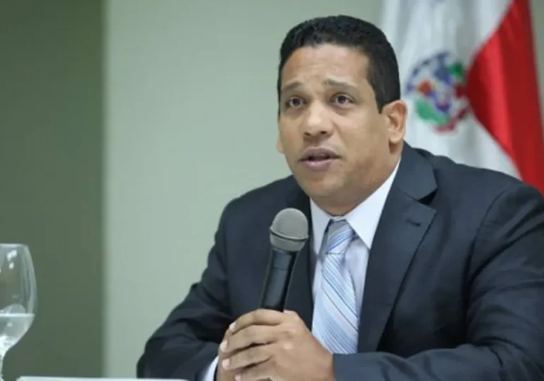 Carlos Pimentel renuncia como director de Alianzas Público-Privadas; seguirá en Compras y Contrataciones