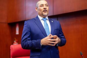"Nada que perjudique a los trabajadores nosotros vamos a apoyar", advierte senador de FP
