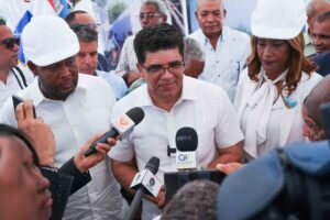 Encuesta de Noticias Telemicro: 74% de los Ciudadanos Apoyan Llamado del Alcalde Dio Astacio para que "familiares Limpien Tumbas de su difuntos”