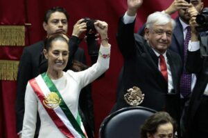 Claudia Sheinbaum asume como la primera mujer presidenta de México