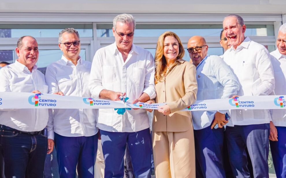Presidente Abinader y alcaldesa Carolina Mejía inauguran Centro Futuro para ofrecer capacitación técnica gratuita en Cristo Rey