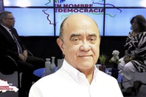Cedeño defiende La Semanal de Abinader y la práctica de comunicación gubernamental actual