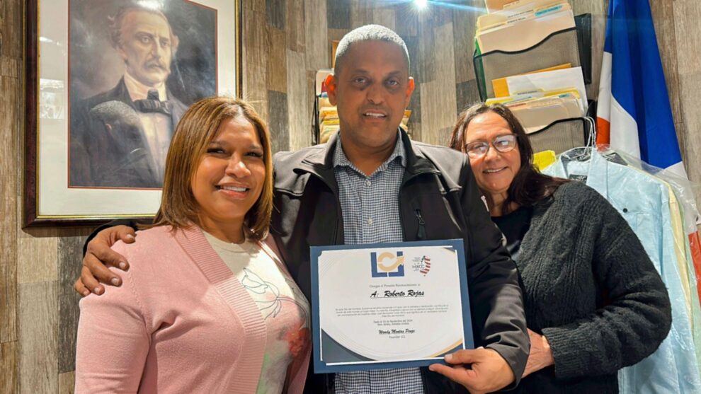 Roberto Rojas es reconocido por la Cámara de Comercio Hispana de la Mujer de Nueva Jersey por su liderazgo y compromiso comunitario