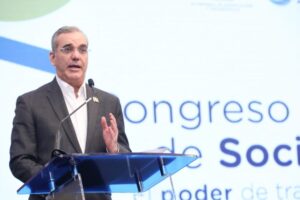 Presidente Abinader afirma el cargo público más importante es el del ciudadano