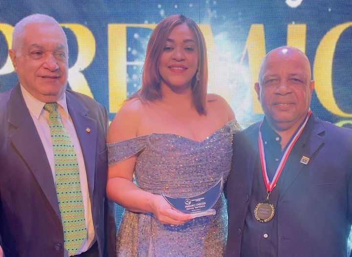 Jenny Santana: Una Historia de Resiliencia, Emprendimiento y Servicio Social