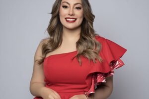 Iluminada Muñoz recibe nominación Premios Soberano 2025 por su programa "Iluminada La Entrevista"