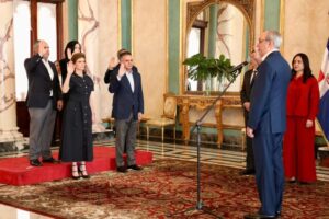 Abinader juramenta miembros del consejo consultivo para la Transformación Administrativa y Financiera de la PN