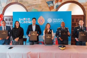 Firman acuerdo de cooperación para la construcción de una nueva estación de bomberos
