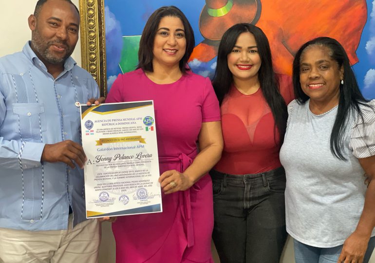 Yenny Polanco Lovera recibe reconocimiento por sus aportes al periodismo turístico