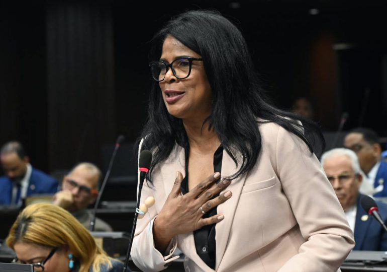 Diputada hermana de Rubby Pérez pide responsabilidad por la tragedia de Jet Set