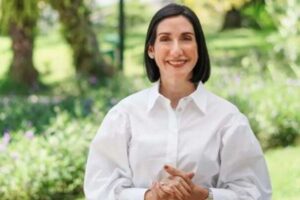 Tras regresar del funeral del papa, Raquel Arbaje reflexiona sobre la vanidad de cosas materiales