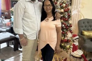 José Paulino rinde emotivo homenaje a su madre: "De ella aprendí a vivir bajo el lema de la dignidad y a nunca bajar la cabeza ante nada ni nadie".