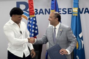Juan Soto, nuevo embajador de Banreservas para impulsar el deporte y la inclusión financiera