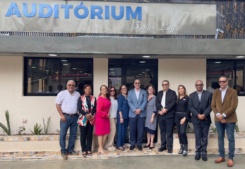 Inauguran auditorio “Sarah Lugo” en sede de Hogar Crea Dominicano en Santo Domingo Este