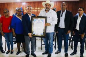 Piden a alcaldes imitar acciones de Santiago Riveron en contra de indocumentados haitianos