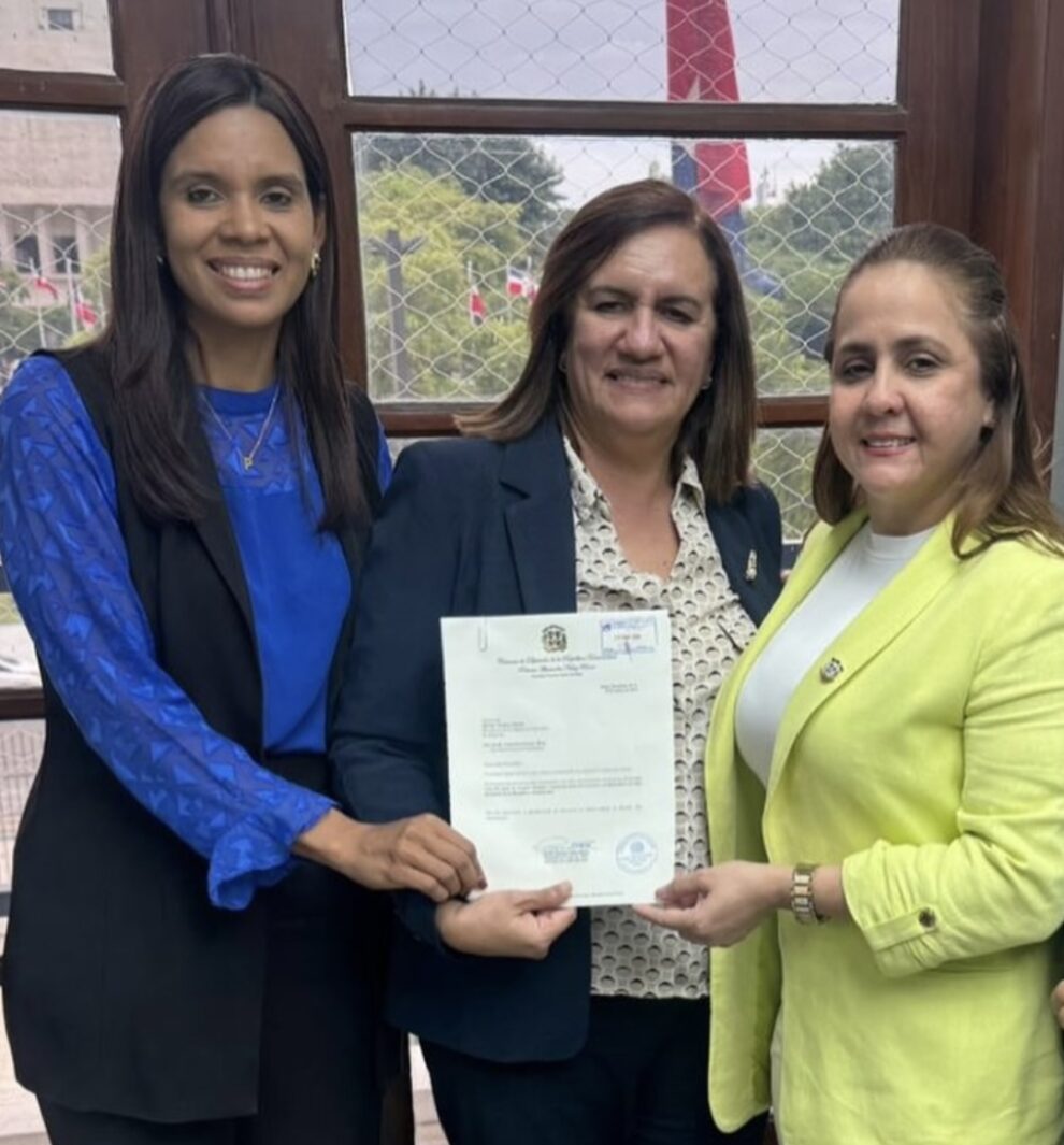 Diputada Patricia Núñez somete resolución para crear casas de acogida para envejecientes en todo el país