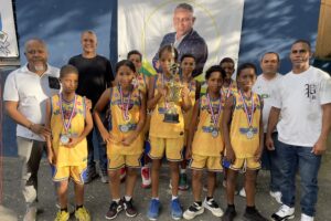 Fundación Solución Nacional reconoce a más de 25 niños atletas y mujeres ejemplares en Cristo Rey