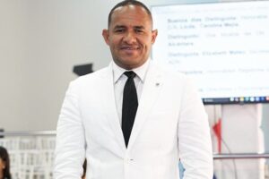 Regidor Yovanny Soto Jiménez impulsa programa de iluminación en barrios del Distrito Nacional con apoyo de Edeeste