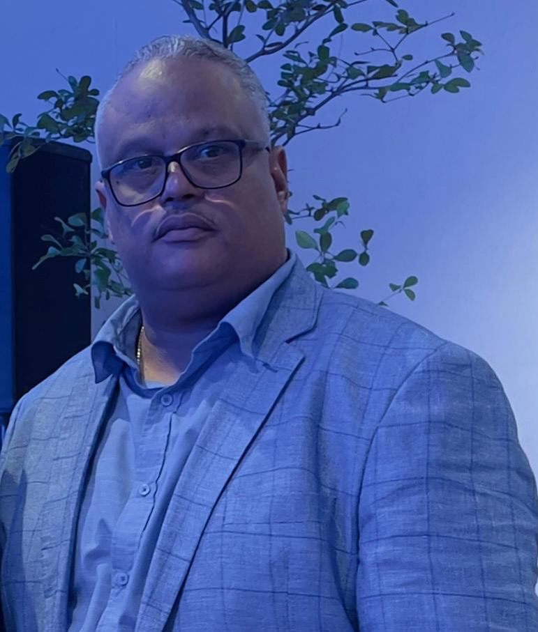 Director del periódico Alta Gama, José Amador, afirma: “El debate del pollo y la crisis eléctrica son la primera prueba de fuego para el nuevo equipo de comunicación del presidente Luis Abinader”