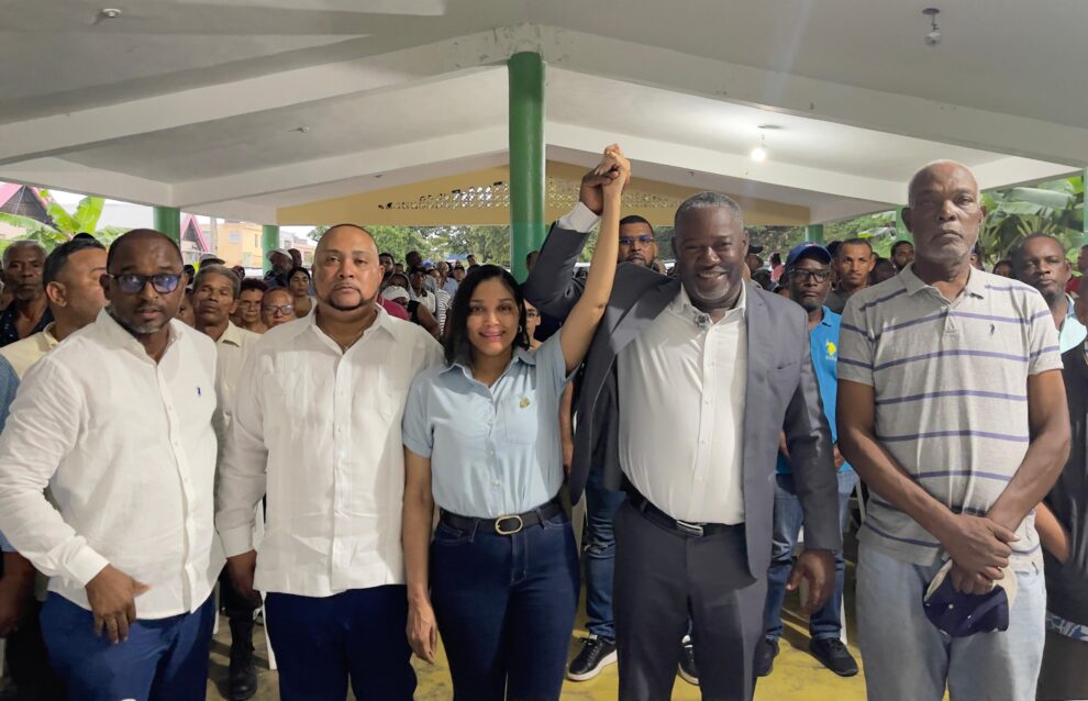 Juan José Javier (Curruco) y la regidora Ana Durán encabezan asamblea de dirigentes del PRM en Santo Domingo Este