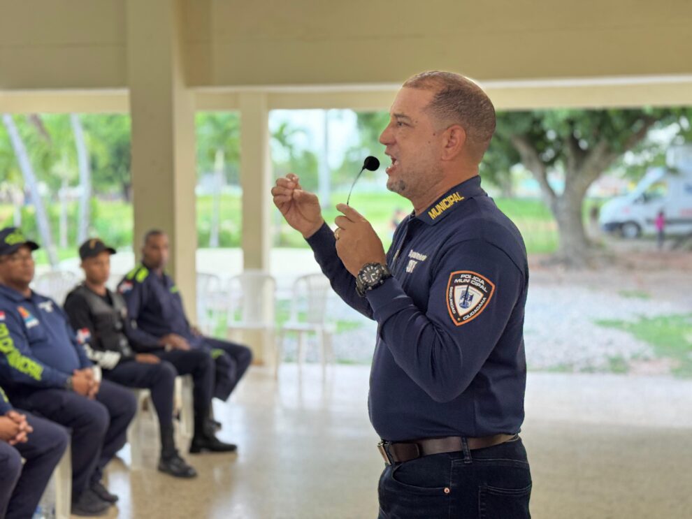 Director de la Policía Municipal de SDE resalta compromiso con la seguridad y el orden