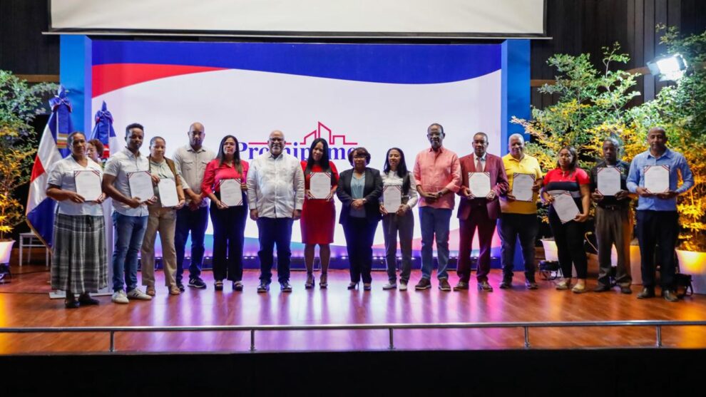 Promipyme entrega RD$53 millones en préstamos a 310 emprendedores, pequeños y microempresarios de Barahona