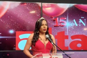Colombia Alcántara celebra los 15 años de AlTanto TV destacando su evolución y alcance digital