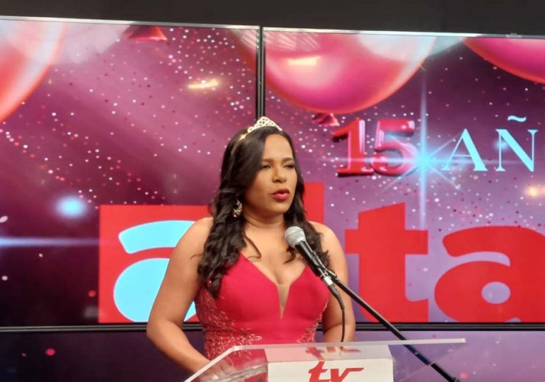 Colombia Alcántara celebra los 15 años de AlTanto TV destacando su evolución y alcance digital