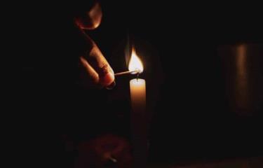 Residentes de Los Mina en Santo Domingo Este denuncian apagones de hasta 12 horas y exigen explicaciones a EDEESTE