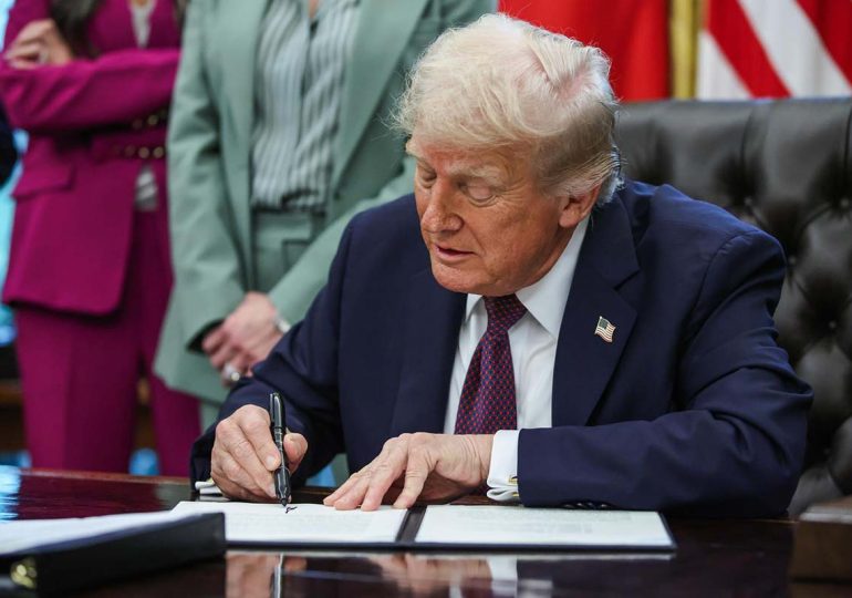 Trump asegura que la lancha destruida cerca de Venezuela transportaba cocaína y fentanilo